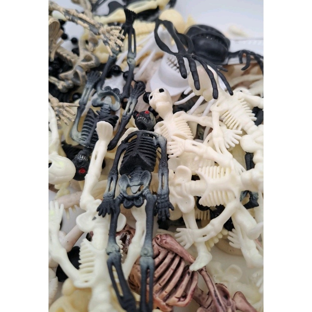 Vintage Mixed .9oz Lot of Toy Skeletons Black White Plastic Rubber Halloween